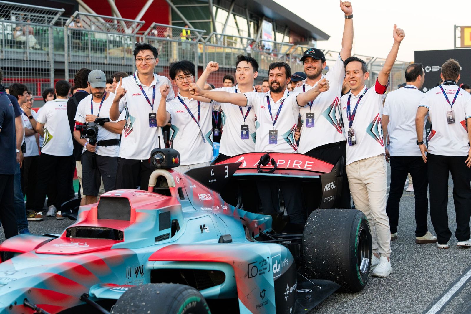 A2RL Sets New International Benchmark with Europe’s First Five-Car Autonomous Race