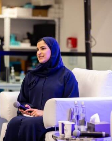 وزيرة دولة للتكنولوجيا المتقدمة تزور في أبوظبي "مجلس أبحاث التكنولوجيا المتطورة" ومراكز البحوث المتخصصة